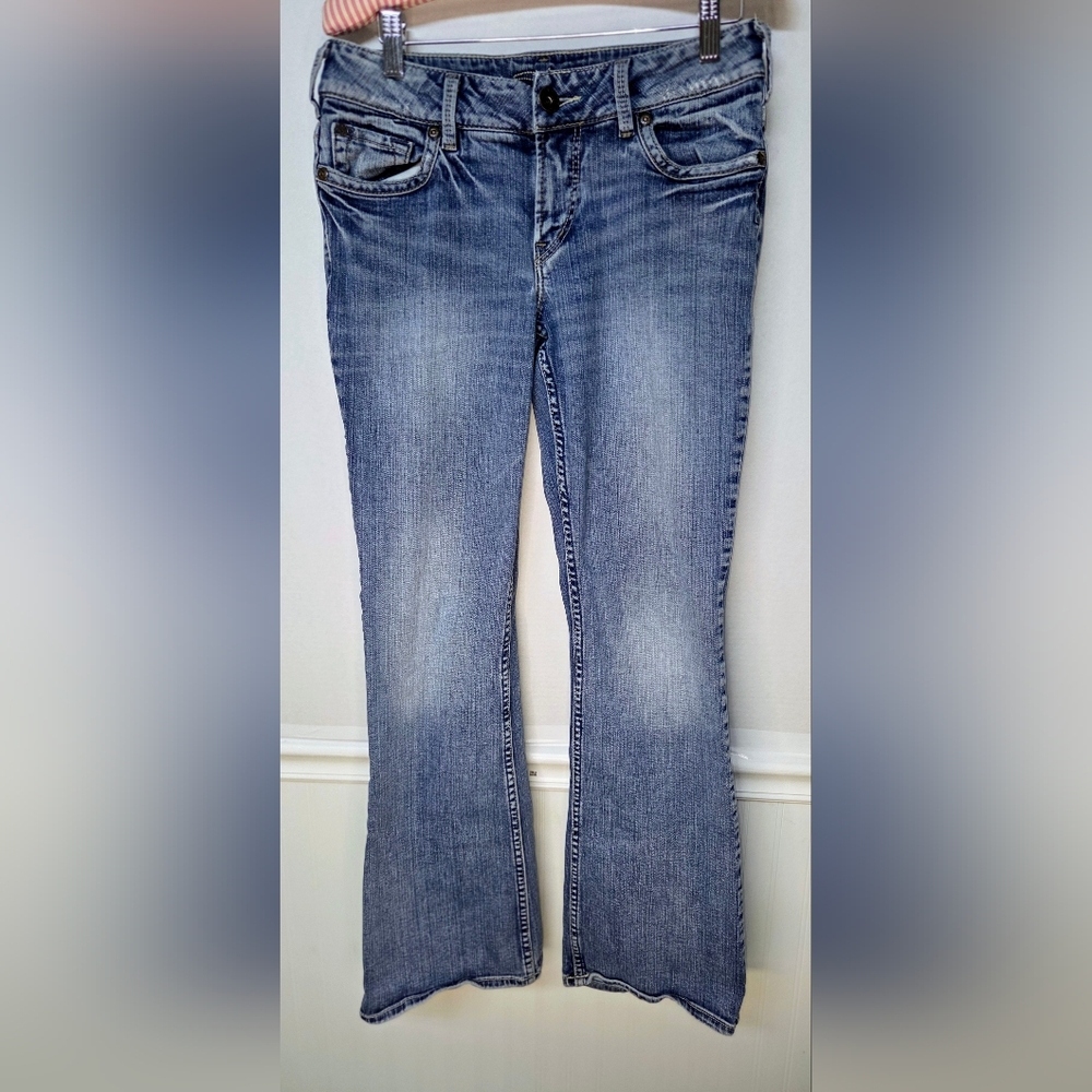 Silver Jeans Women's 28 Suki Boot Cut Low Rise Med Wash Lightly Distressed 0034
